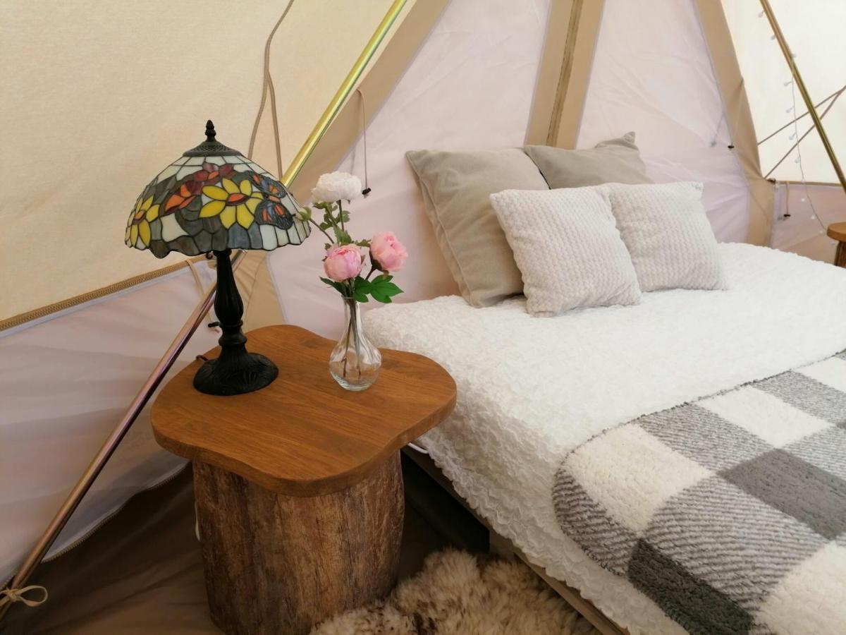 Hotel Kuusehaldja Glamping à Kohila Extérieur photo